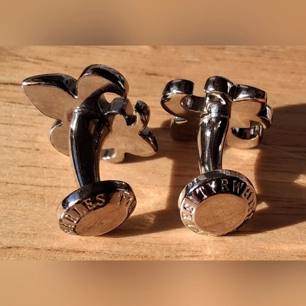 EUC Charles Tyrwhitt Navy & Silver Tone Fleur-De-Lis Formal Casual Cuff Links